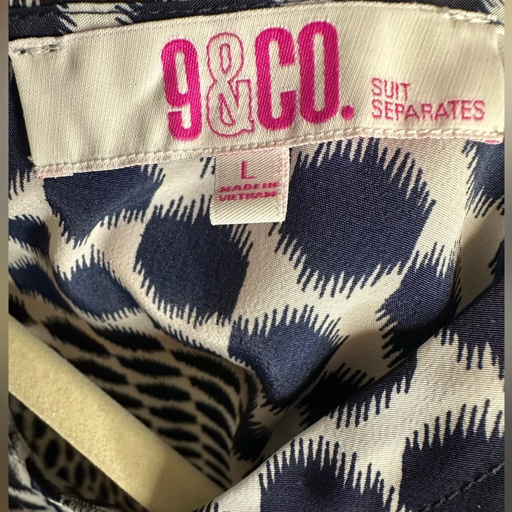 (10)9 & Co. Sleeveless Blouse• Size L•White with Navy Blue dots. EUC - Picture 3 of 5